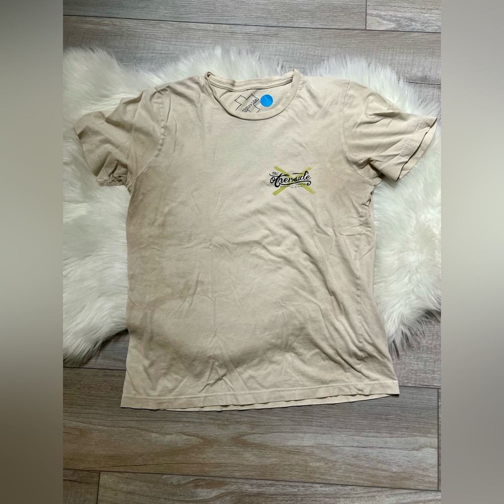 the OTHERSIDE | Vintage Retro ‘Keys Skate & Surf Shop” Unisex Adult Tee (M)